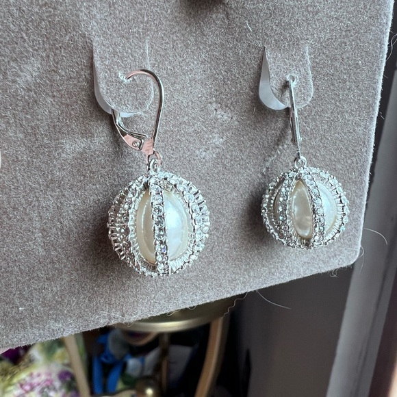 Nolan Miller Vintage Pearl Cage Drop Earrings - Picture 3 of 7